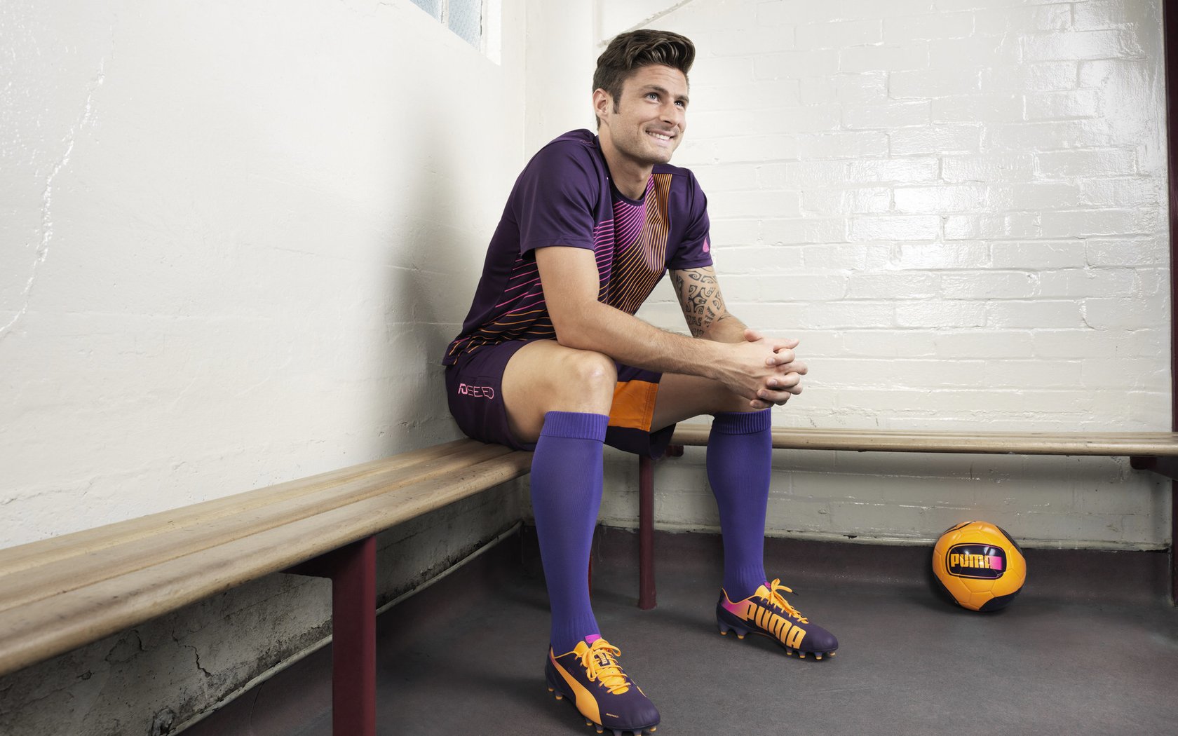 九游电竞中心-赛场“绝技”集锦：欧洲足球的炫技盛宴，欧洲足球鉴赏